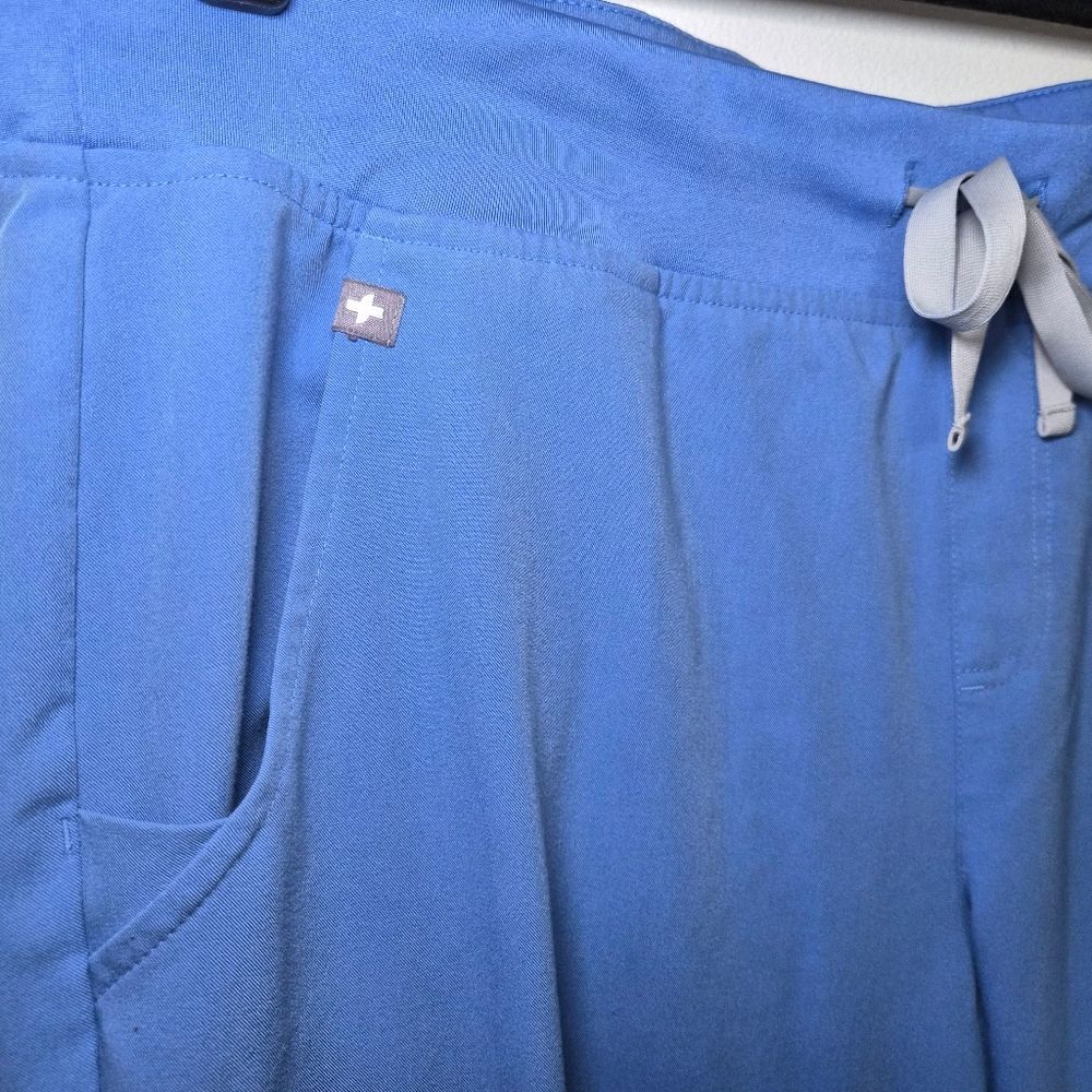 VGUC FIGS Zamora Jogger Scrub Pants Ceil Blue Women’s X large PETITE - Picture 4 of 15